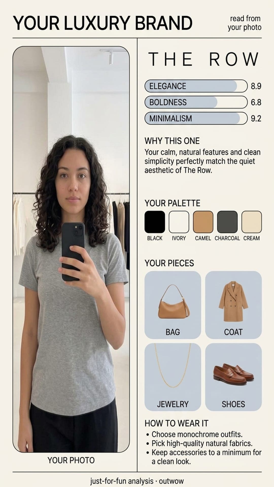 Poster YOUR LUXURY BRAND: Spiegelselfie einer Frau mit dunklen Locken in einer Boutique, Logo von THE ROW, Bewertungen, eine Palette aus fünf Farben und vier Produktfotos